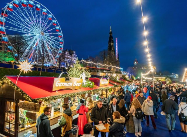 Edinburgh Christmas Market - fly with Ryanair from Ireland West Airport this winter